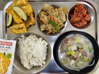 9.24:쌀밥,설렁탕&소면,두부탕수&소스,어묵볶음,배추김치,주스