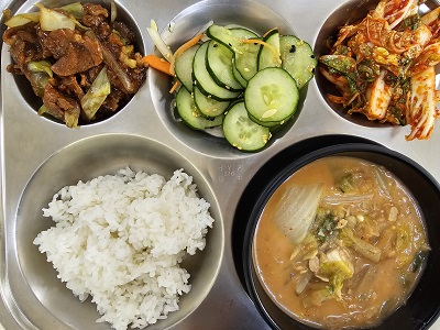 12.16:쌀밥,청국장찌개,간장돈육양배추볶음,오이무침,배추겉절이