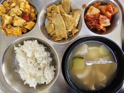 3.24: 흑미밥,수제비국,마파두부,어묵볶음,배추김치