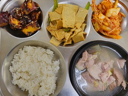 4.23:돼지국밥,고구마맛탕,어묵볶음,배추겉절이