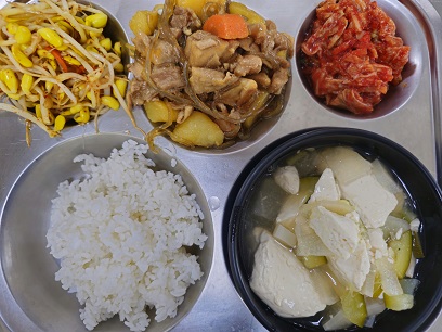 6.11:쌀밥,맑은순두부국,안동찜닭,콩나물초무침,배추김치