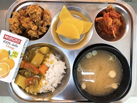 1.5:카레라이스, 팽이된장국,팝콘치킨,단무지,배추김치,주스