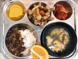 3.2:짜장밥,부추계란국,탕수육,단무지,배추김치,오렌지