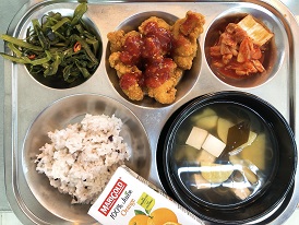 3.21:흑미밥,다시마감자국,닭강정,캉콩볶음,배추김치,주스