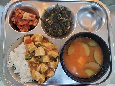 4.14:쌀밥,호박감자된장국,마파두부,조미김가루,배추김치