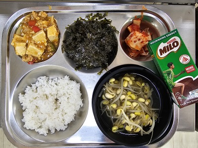 4.19:쌀밥,콩나물국,마파두부,조미김가루,배추김치,마일로